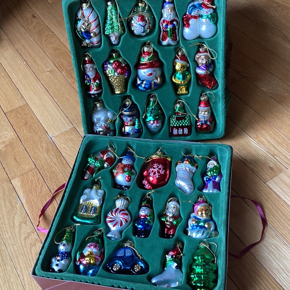 Thomas Pacconi Glass Blown Ornaments -Museum Classics (Vintage, set of 30)